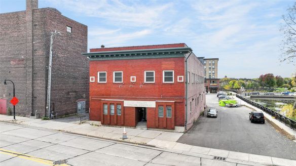 8 Farwell Street, Eau Claire WI 54701 - CommercialSale house for sale - MLS #1605881 - image1
