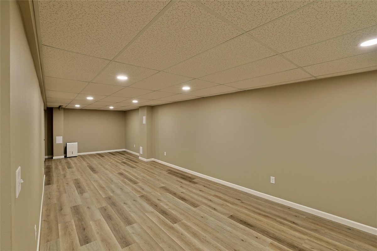 3045 Wedgewood Avenue, Eau Claire WI 54703 - Residential house for sale - MLS #1604462 - image36