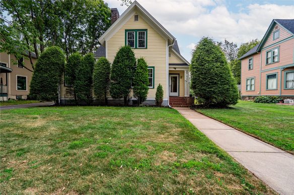 453 Summit Avenue, Eau Claire WI 54701 - Residential house for sale - MLS #1604105 - image1