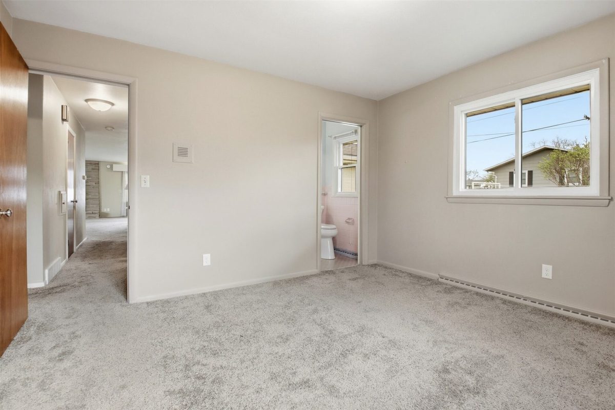827 Park Ridge Drive, Eau Claire, WI