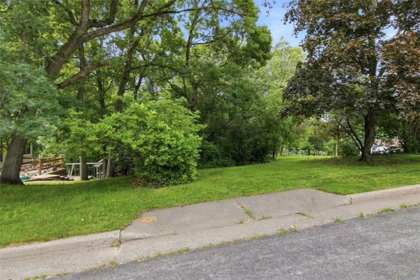 3912 Woodcrest Court Eau Claire WI 54701