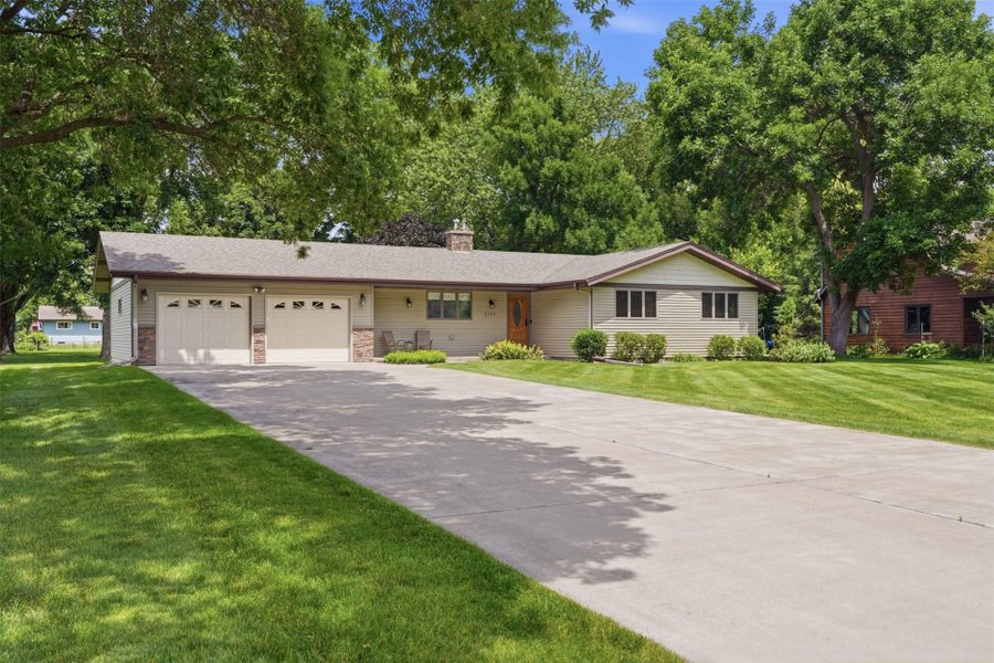 2728 E Deblene Lane