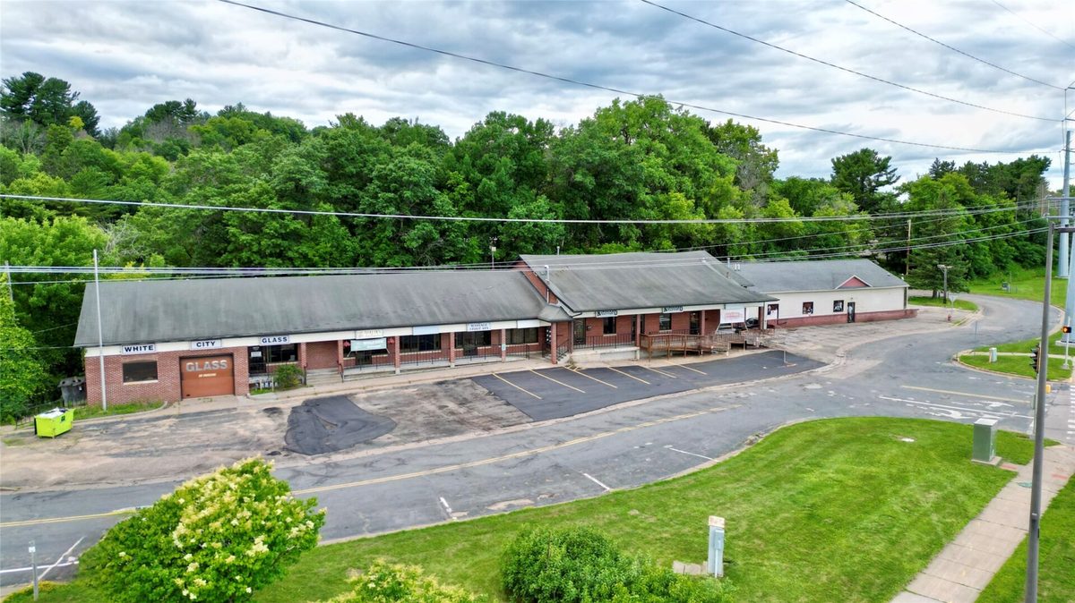 513 Broadway Street, Menomonie WI 54751 - CommercialSale house for sale - MLS #1603292 - image2