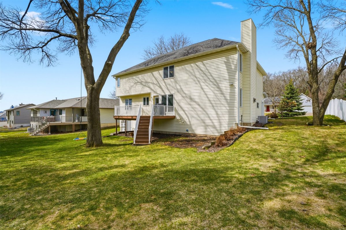 1011 Thompson Drive, Altoona, WI