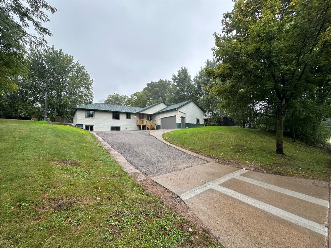 2610 Mont Claire Road, Eau Claire WI 54703 - Residential house for sale - MLS #1605294 - image2