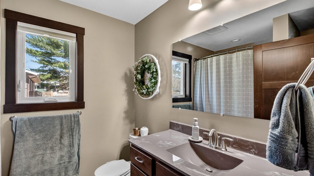 1929 Gooder Street Eau Claire WI 54703 — photo 11