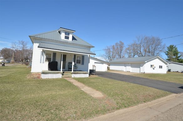 550 Gilman Street Mondovi WI 54755 — photo 1
