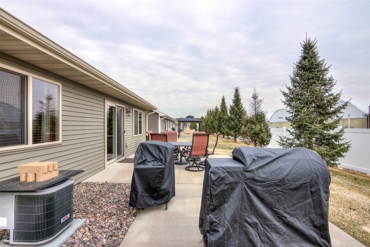 5609 Green Park Drive, Eau Claire, WI — photo 28