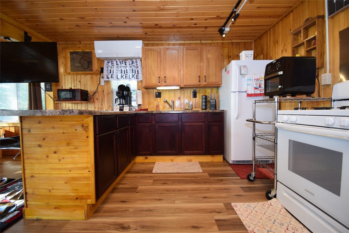 6587 Blue Heron Bay Drive, Siren WI 54872 - Residential house for sale - MLS #1604342 - image16