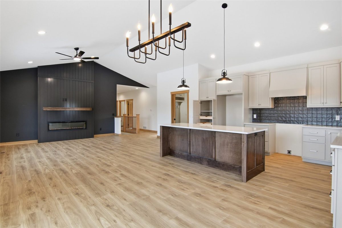 1921 Willow Creek Parkway, Chippewa Falls WI 54729 - Residential house for sale - MLS #1604735 - image2