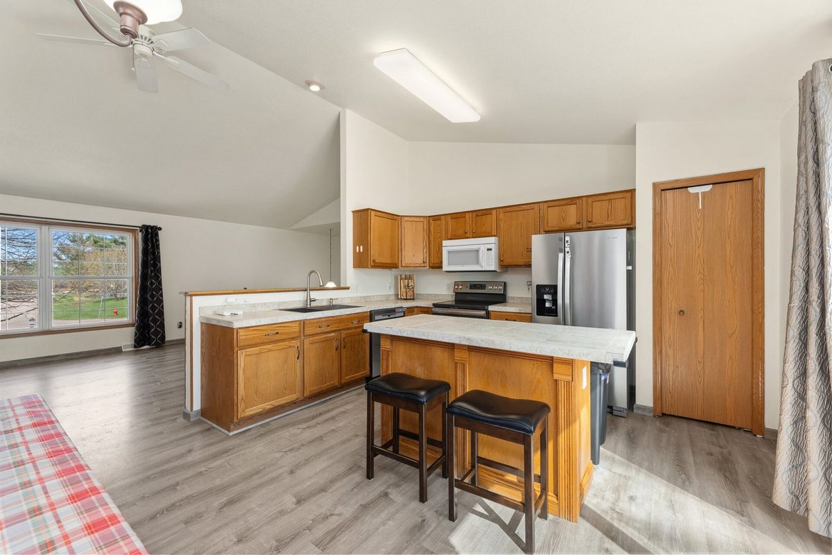 301 Lincolnwood Drive, Black River Falls, WI — photo 8