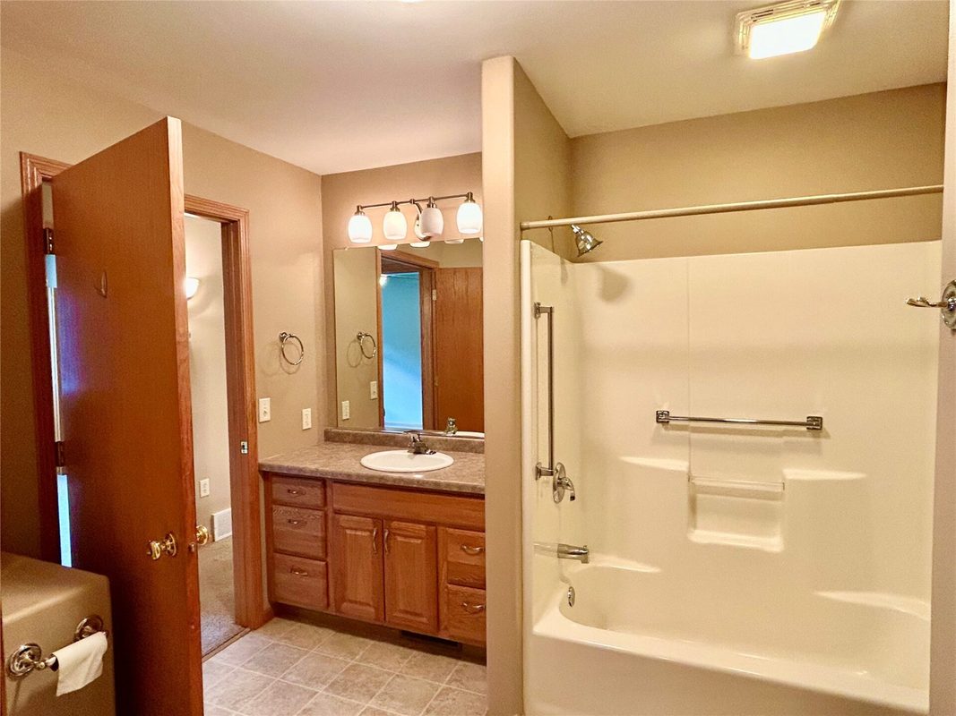 4227 Robin Meadows Lane, Eau Claire WI 54701 - Residential house for sale - MLS #1600916 - image7