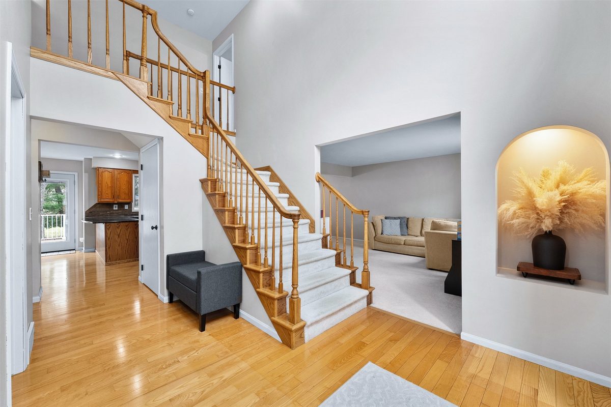 1011 Thompson Drive, Altoona, WI