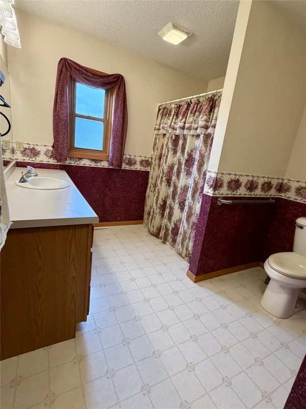 2321 5th Avenue, Bloomer, WI