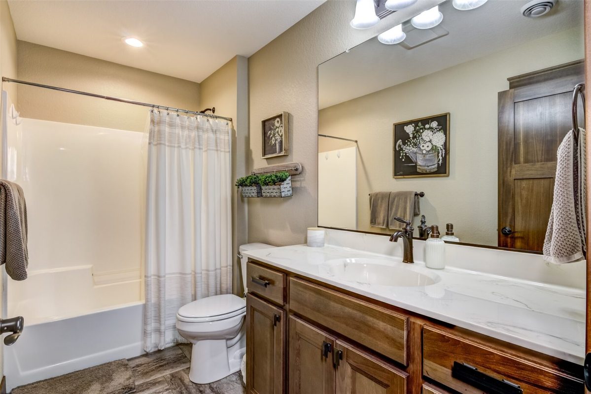5609 Green Park Drive, Eau Claire, WI — photo 20