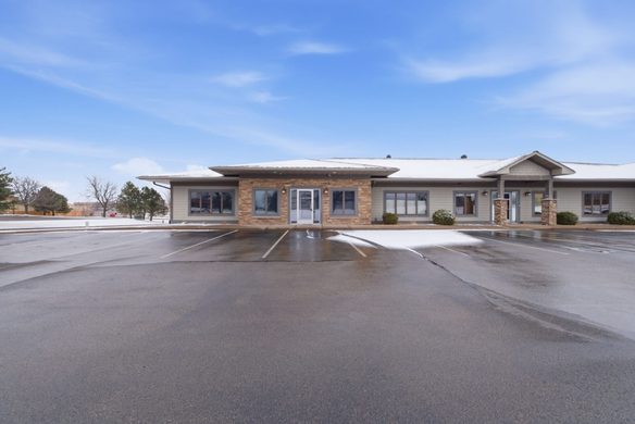 2910 Enloe Street Hudson WI 54016 — photo 1