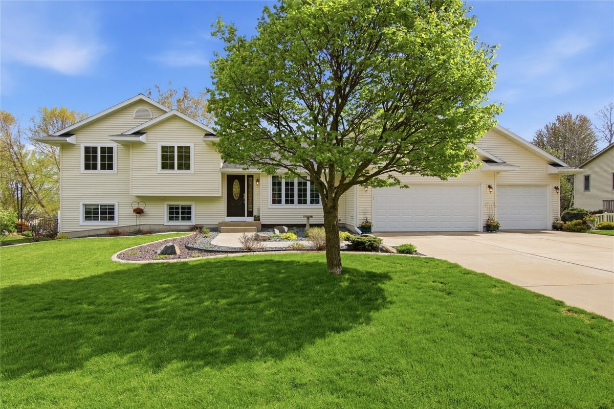 4125 Birch Crest Lane, Eau Claire, WI — photo 3