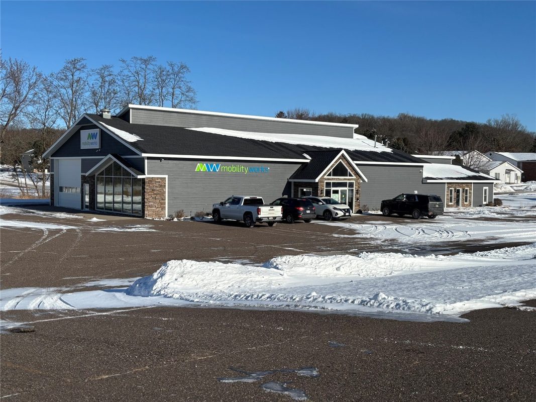 3115 Oak Knoll Eau Claire WI 54701 — photo 2