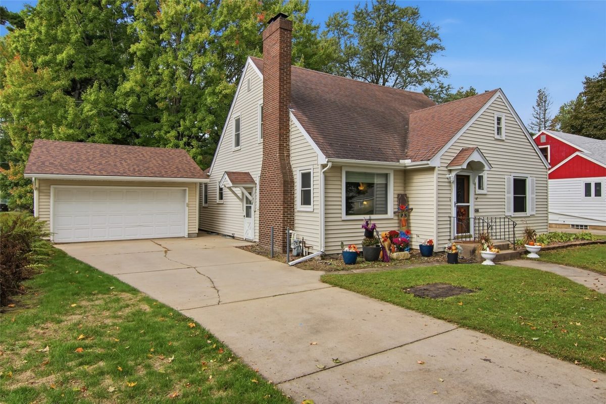 837 Hopwood Ave Avenue, Menomonie WI 54751 - Residential house for sale - MLS #1605557 - image2