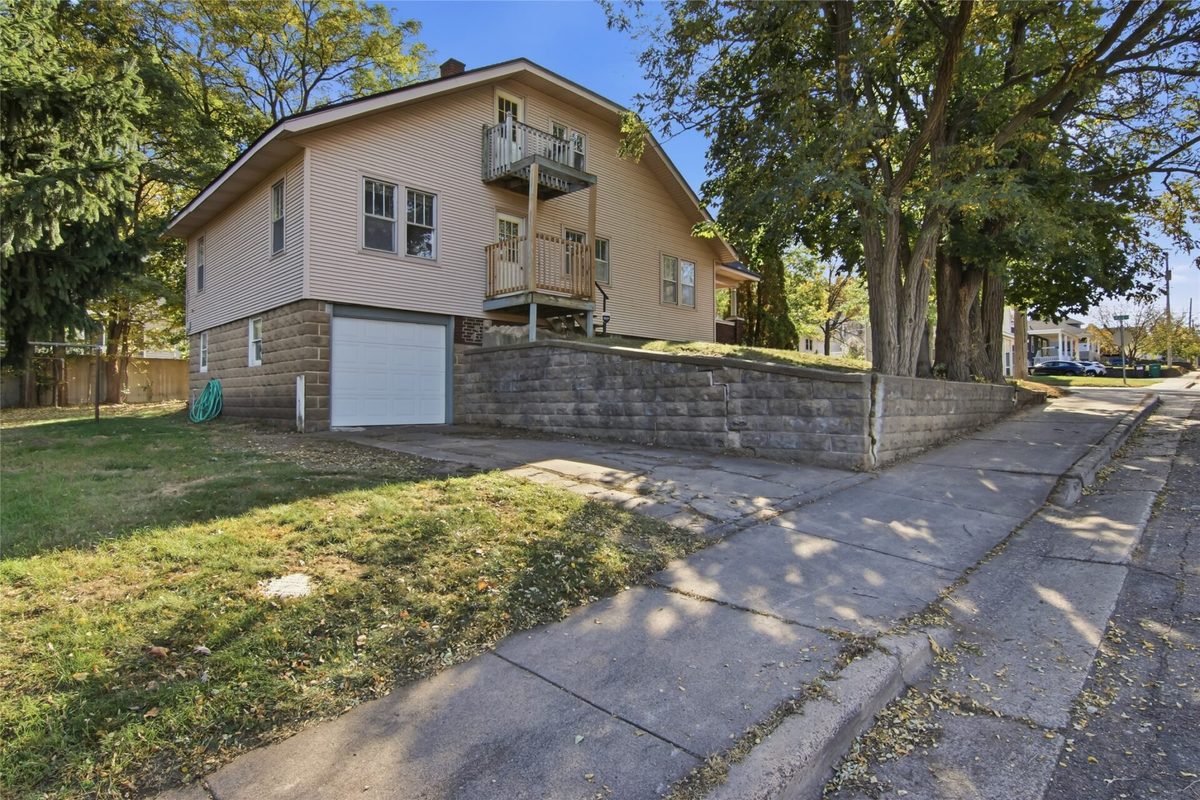 1200 Main Street, Eau Claire WI 54701 - Residential house for sale - MLS #1605933 - image23
