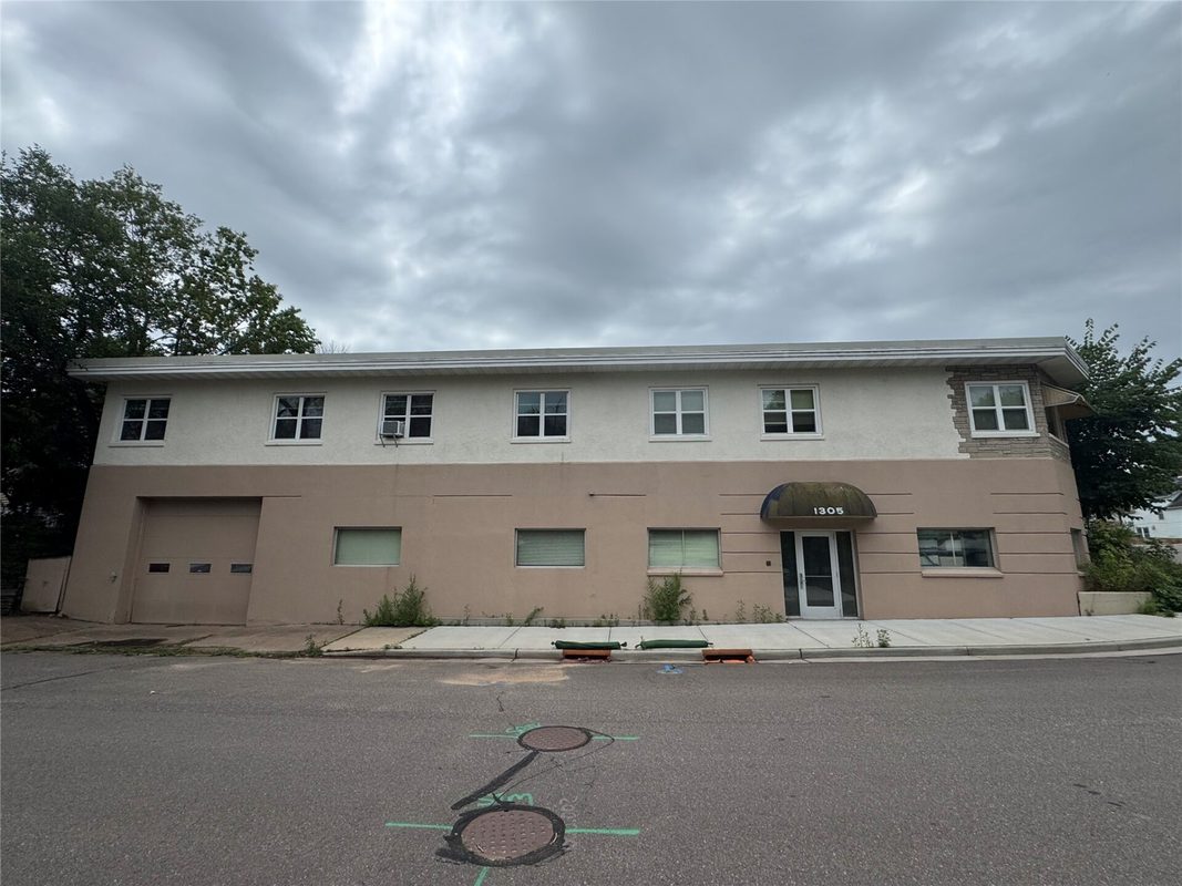 1305 Woodland Avenue, Eau Claire WI 54701 - ResidentialIncome house for sale - MLS #1603492 - image2