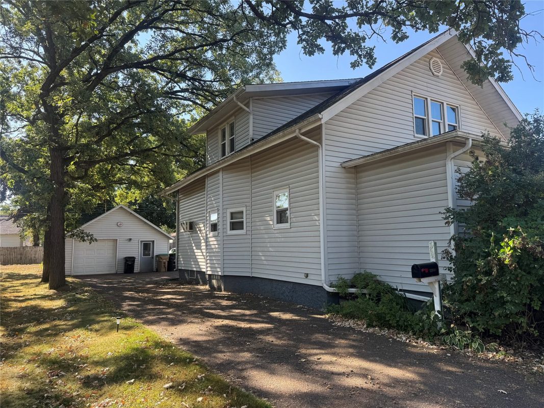 915 Miles Street, Chippewa Falls WI 54729 - ResidentialIncome house for sale - MLS #1604787 - image5