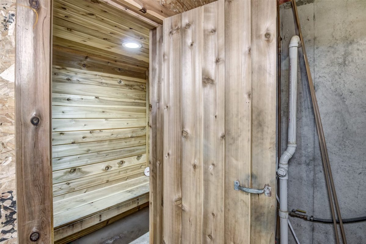 1900 60th Avenue, Eau Claire WI 54703 - Residential house for sale - MLS #1605778 - image38