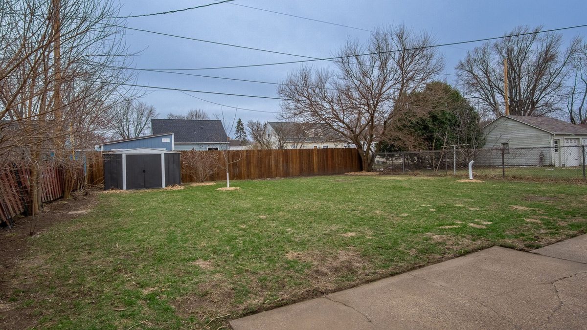 1621 Highland Avenue Eau Claire WI 54701 — photo 6
