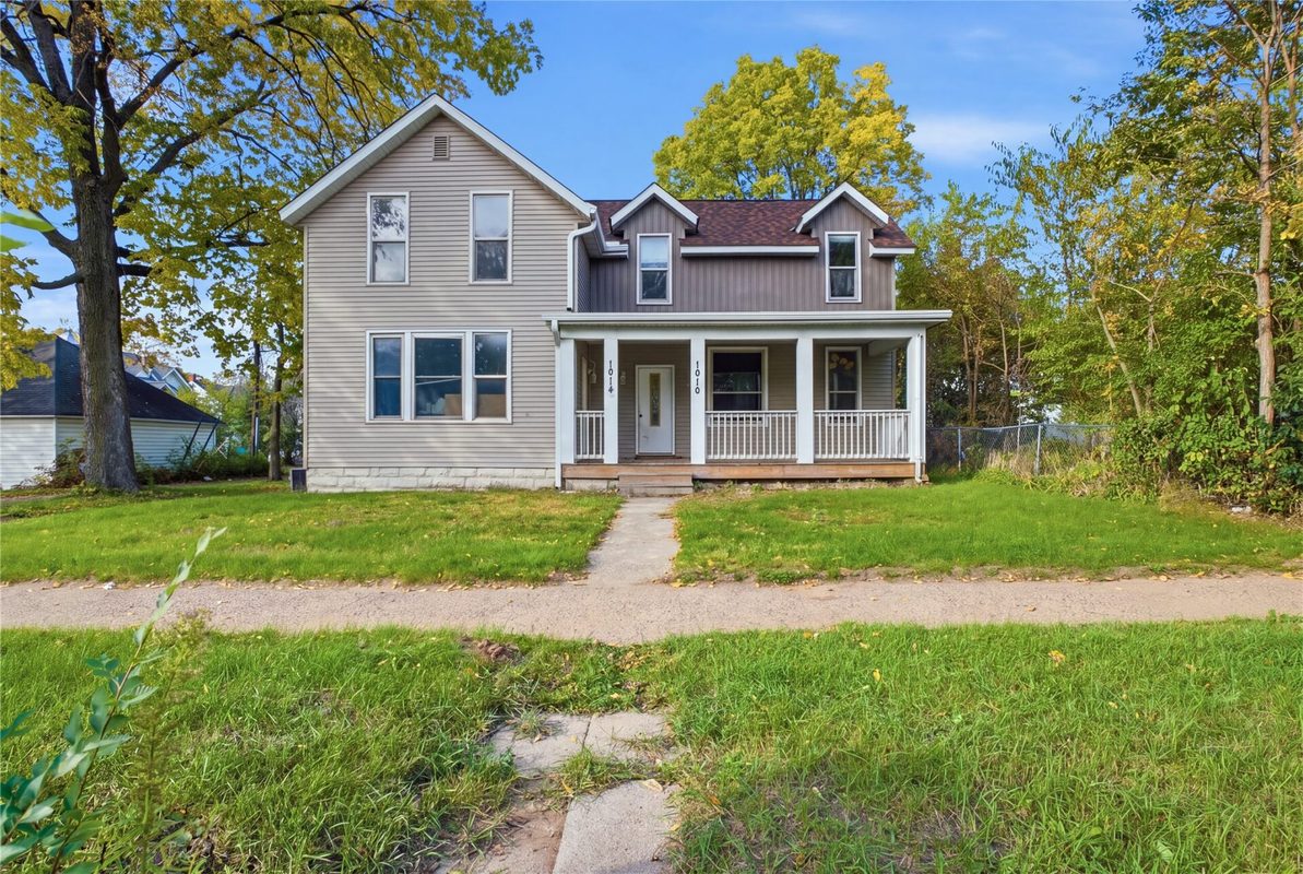 1014 Summit Street, Eau Claire WI 54703 - ResidentialIncome house for sale - MLS #1605706 - image2
