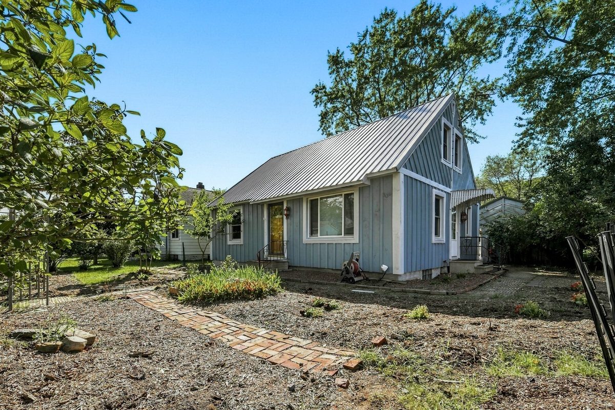 1132 Pershing Street, Eau Claire WI 54703 - Residential house for sale - MLS #1605170 - image2