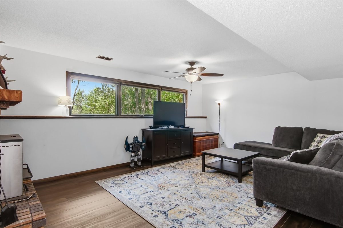 E865 Woodridge Drive, Eau Claire, WI