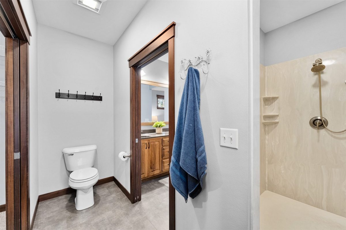 1904 Deblene Lane, Eau Claire WI 54703 - Residential house for sale - MLS #1606176 - image16
