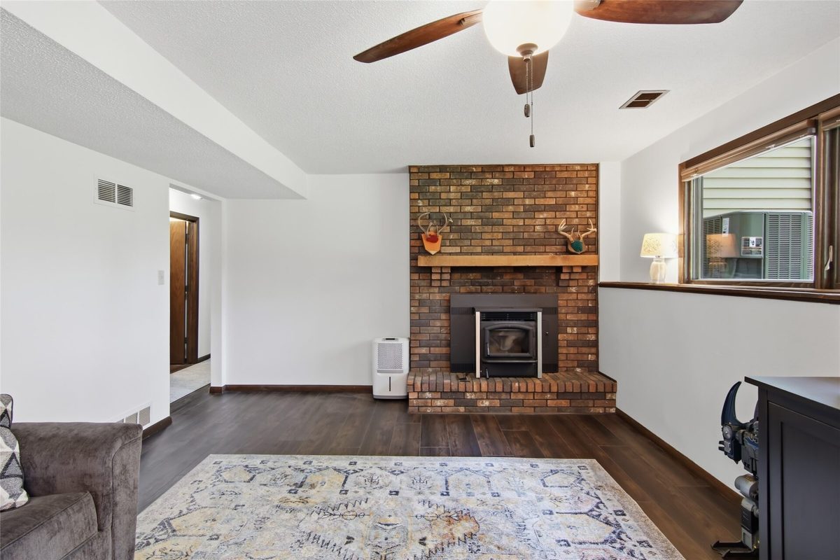 E865 Woodridge Drive, Eau Claire, WI