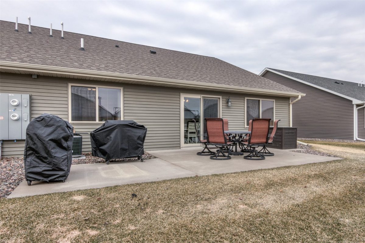 5609 Green Park Drive, Eau Claire, WI — photo 22