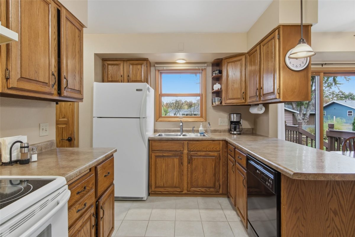 2910 Terry Lane, Eau Claire WI 54703 - Residential house for sale - MLS #1606260 - image8