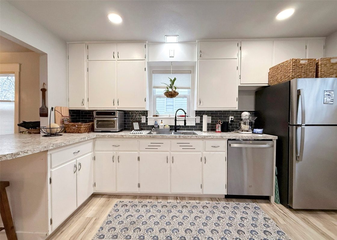 2134 14th Street Eau Claire WI 54703 — photo 9