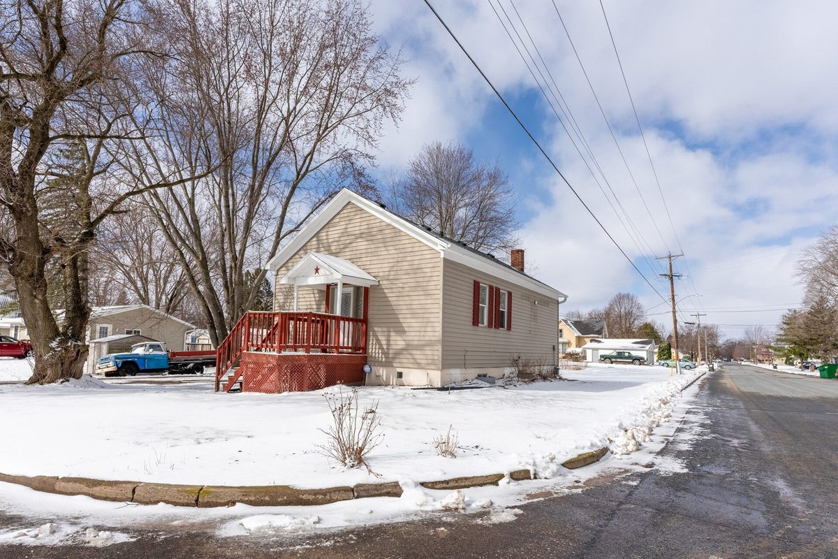 311 Water Street, Augusta, WI