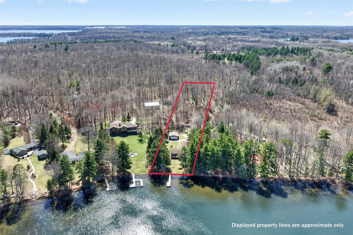 7902N Stone Bay Lane, Hayward, WI — photo 4