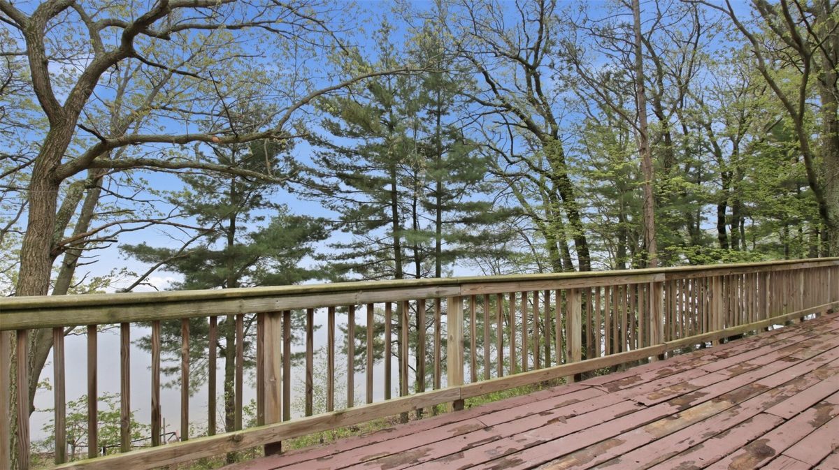 6092N West Shore Lane, Stone Lake, WI