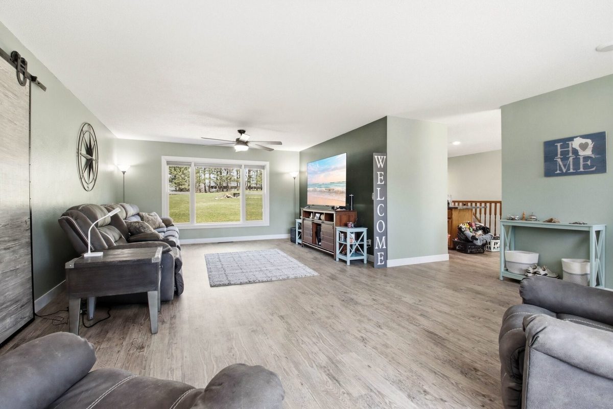 404 Drier Street Durand WI 54736 — photo 10