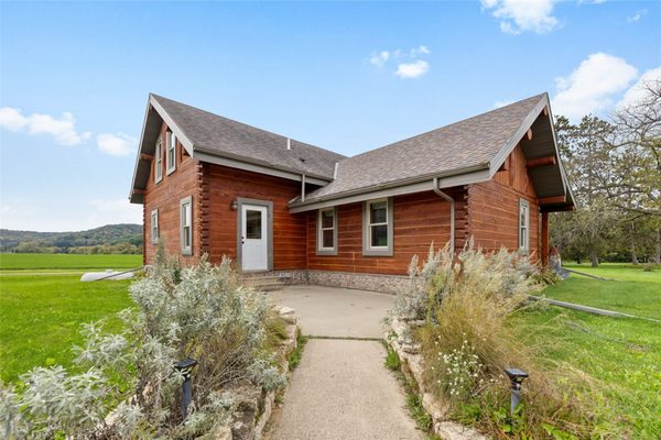776 S Center Creek Road Nelson WI 54756