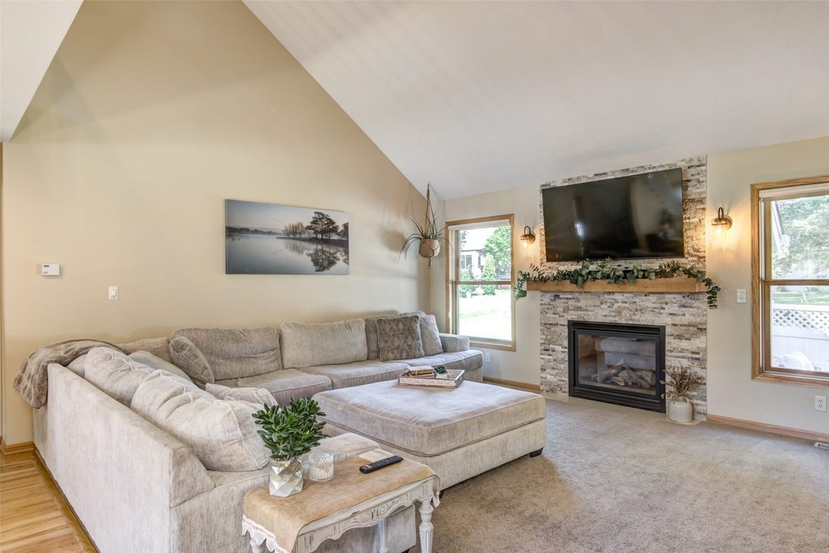 3208 Tiburon Drive, Eau Claire WI 54701 - Residential house for sale - MLS #1605000 - image2