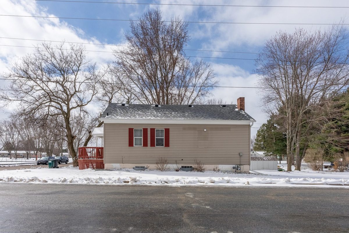 311 Water Street, Augusta, WI
