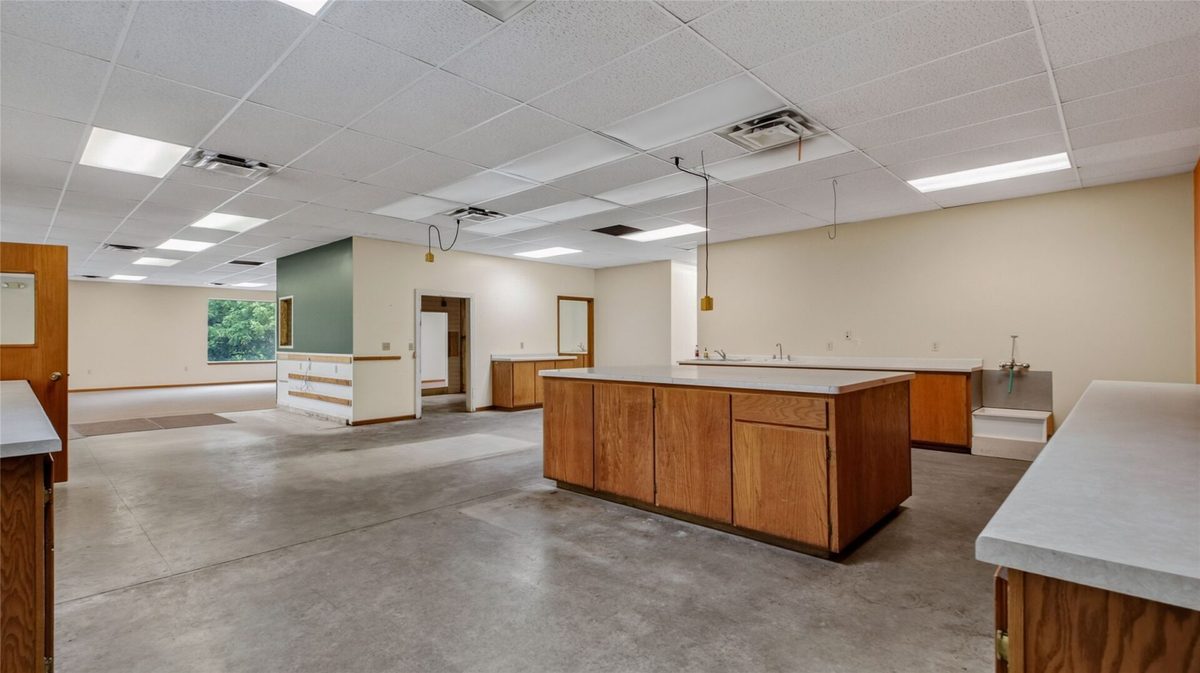 1210 Mansfield Street, Chippewa Falls WI 54729 - CommercialSale house for sale - MLS #1604227 - image11