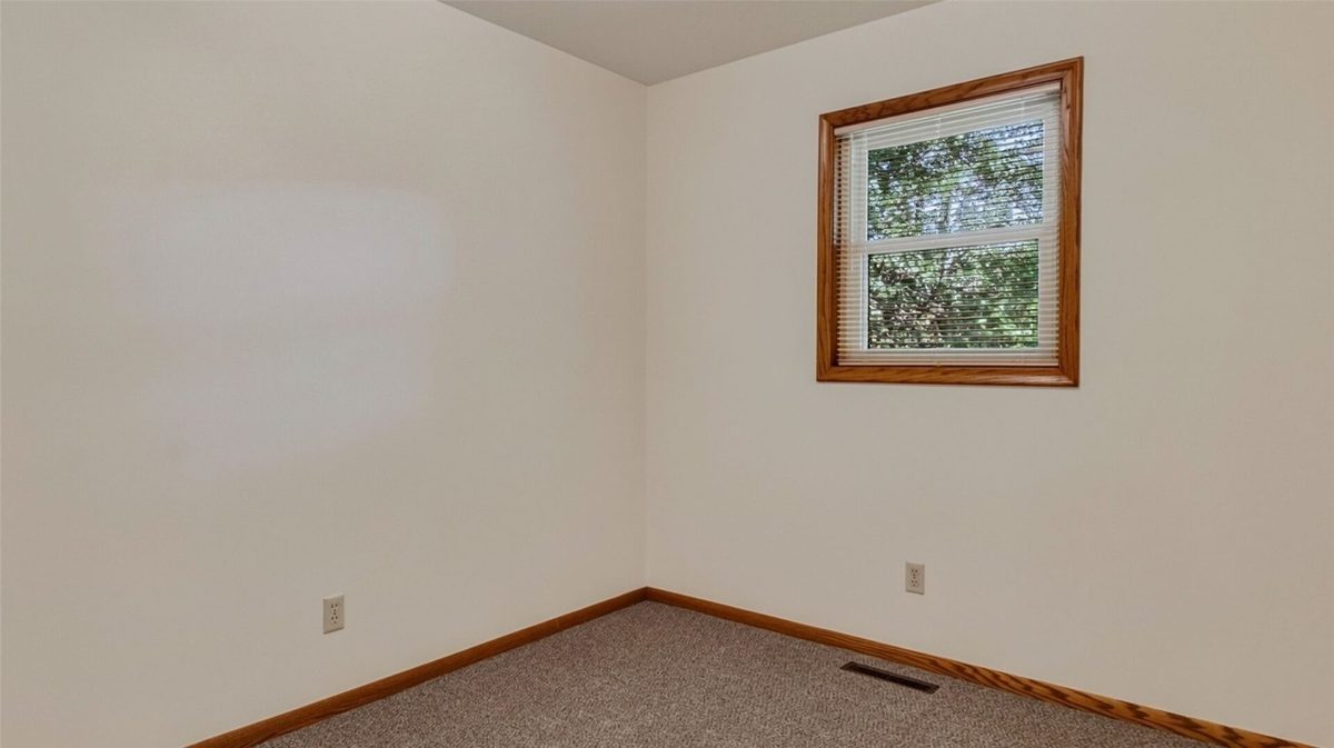 2810 & 2812 Hallie Lane, Eau Claire WI 54703 - ResidentialIncome house for sale - MLS #1605204 - image7