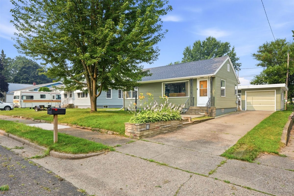 1124 Briggs Avenue, Eau Claire WI 54703 - Residential house for sale - MLS #1603344 - image2