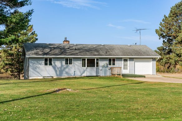 456 3rd Street, Clayton WI 54004 - Residential house for sale - MLS #1605957 - image1
