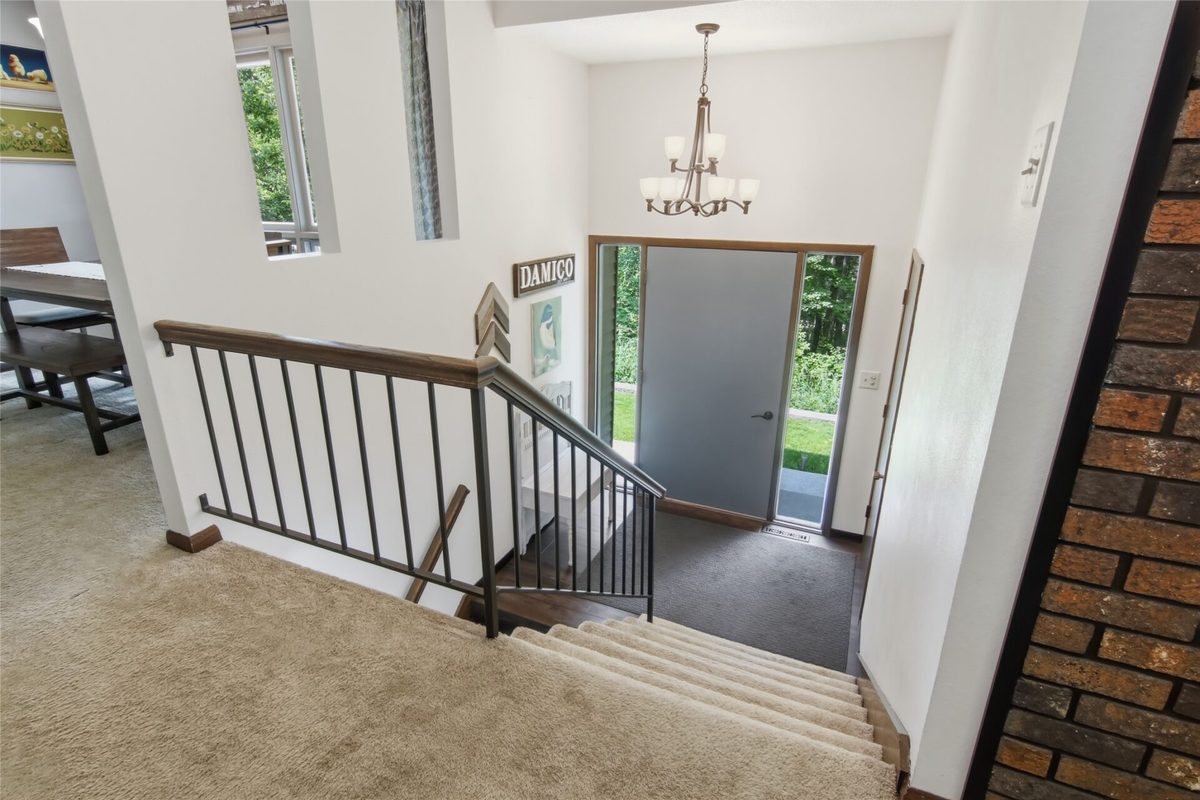 E865 Woodridge Drive, Eau Claire, WI
