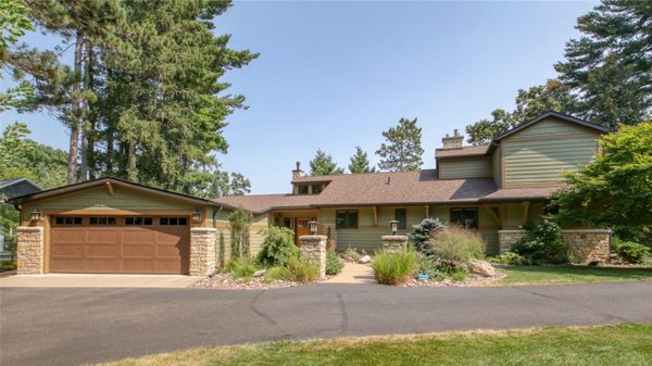 4669 North Shore Drive Eau Claire WI 54703