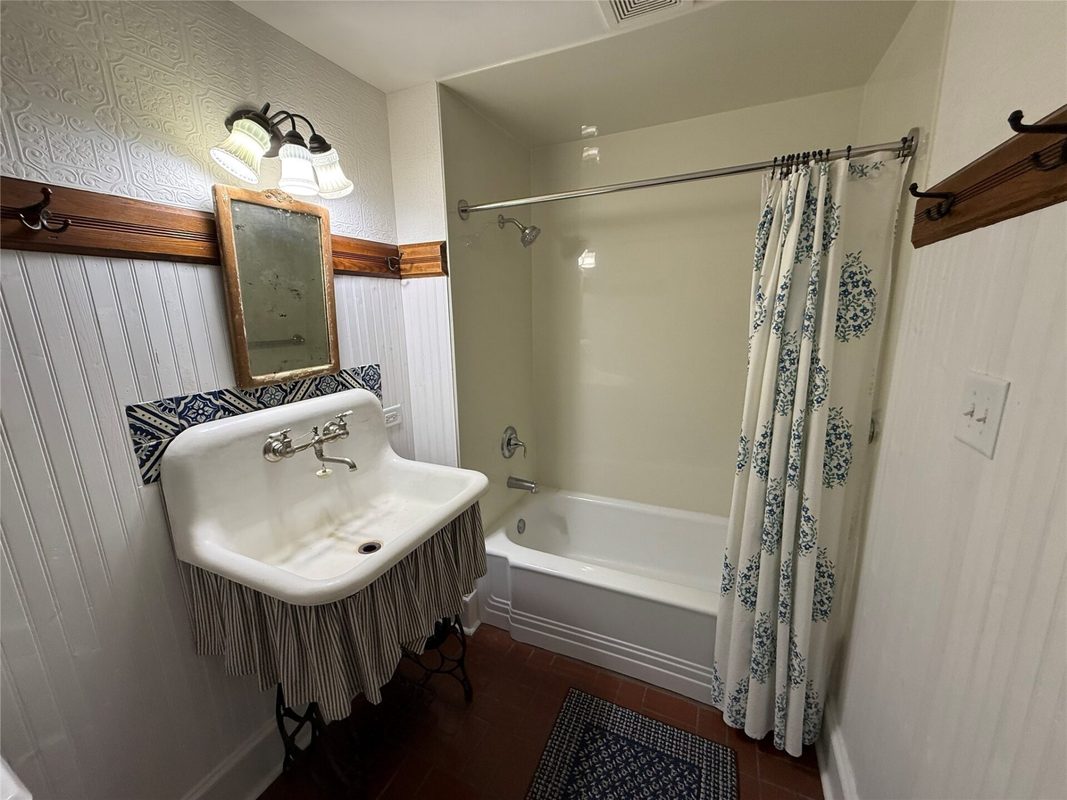 1524 Highland Avenue, Eau Claire WI 54701 - Residential house for sale - MLS #1602633 - image18